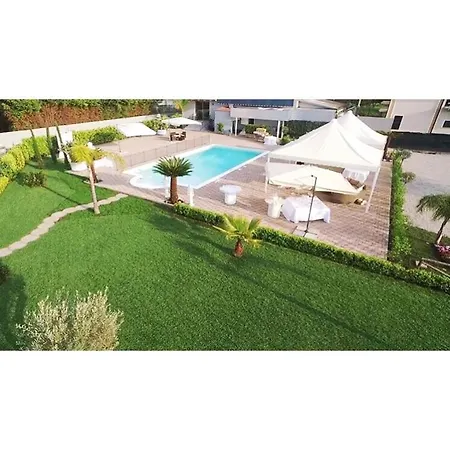 Alojamento de Acomodação e Pequeno-almoço Alba Chiara